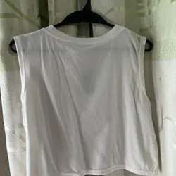 Áo ba lỗ nữ màu trắng đơn giản 590362