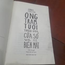 Ông TRĂM TUỔI trèo qua CỬA SỔ và BIẾN MẤT 475192