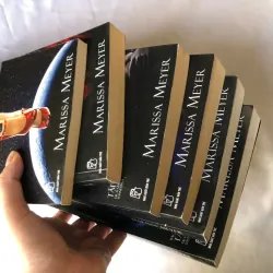 The Luna Chronicles Công Chúa Mặt Trăng - Marissa Meyer 970144