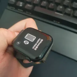 Thiết bị đeo smartwatch Apple Watch Series SE 2024 dây vải chính hãng màu xanh 696102