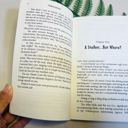 [Sách tiếng Anh 2hand] Like new 90% - A Dinah Gall: Queen of Disguises của Melanie Jackson 489457