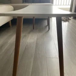 Bàn decor phòng phong cách Bắc Âu còn dùng tốt, có thể liên hệ trực tiếp qua lấy 675000