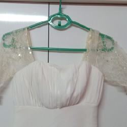 Đầm dạ hội màu trắng vai zen đính hạt lấp lánh 26304