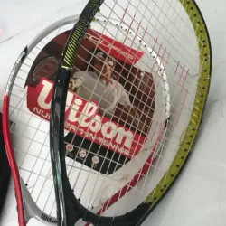 Vợt tennis hiệu WILSON 969847