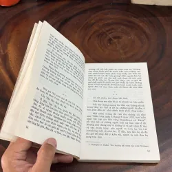 II Văn Học: Văn Thơ Hồ Chí Minh _ Tác Phẩm Và Dư Luận - 2002 999256