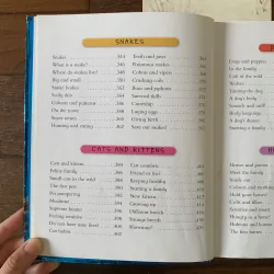 Sách ngoại văn Over 1000 Fantastic Animal Facts, Used, Bìa mềm, Siêu dày 578057