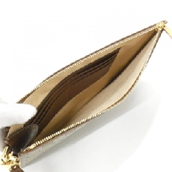 Túi xách INTERLOCKING G 672953 92TCG của Gucci 617582