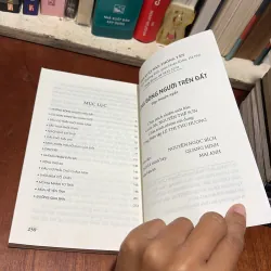 II Văn Học: Những Bóng Người Trên Đất - Nhiều Tác Giả - 2009 785605