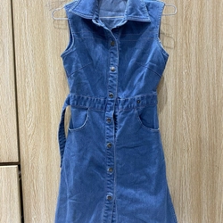 Váy bò ba lỗ bé gái