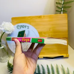 [Sách tiếng Anh 2hand] Like new 90% - Boys Are Dogs – Leslie Margolis 562289