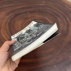 I Lịch Sử: Bí Mật Chôn Vùi Sự Thật Tàn Bạo - Trịnh Lữ (Dịch) - Chu Lai (Giới Thiệu) - 2003 1010424