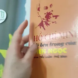 Hồ Chí Minh - vẻ bên trong của Viên Ngọc - Trúc Chi 928545