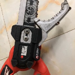 CƯA XÍCH ĐIỆN BLACK DECKER