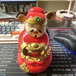 Thần tài lắc lư chạy năng lượng mặt trời