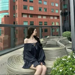 set quần kèm áo trễ vai kẻ sọc xanh than 597648