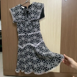 Đầm thêu hoa size S mới 90% 277141