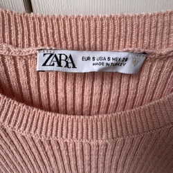 Áo croptop dệt kim Zara, chưa mặc lần nào 363863