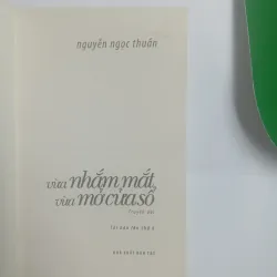 Vừa nhắm mắt, vừa mở cửa sổ 1027324