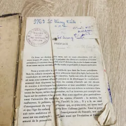 Cuốn sách giáo khoa tiếng Pháp dành cho học sinh tiểu học ngày xưa. 971688