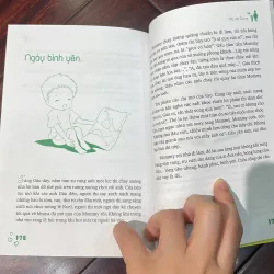 Mẹ dắt con đi cùng con từng bước trưởng thành  1046239