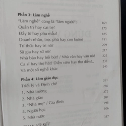 "Đúng việc: một góc nhìn về câu chuyện khai minh" của tác giả Giản Tư Trung( bìa cứng). 546297
