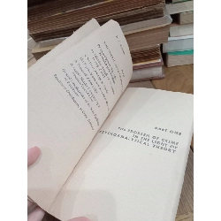 The criminal, the judge, and the public - Franz Alexander, M.D. and Hugo Staub 762552