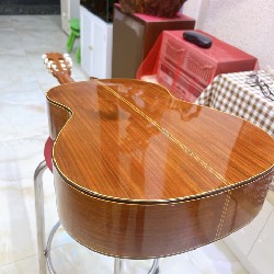 Đàn guitar Classic 6784