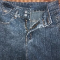 Quần đùi jeans size M 16474