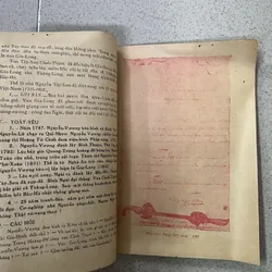 VIỆT SỬ LỚP NHÌ & NHỨT ( 2 tập) 708712