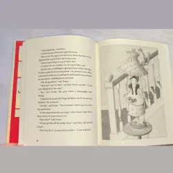 Flora And Ulysses: The Illuminated Adventures (bìa cứng) 747907