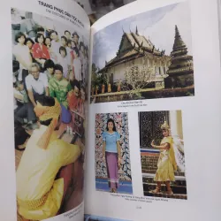 Sách: Trang phục cổ truyền các dân tộc Việt Nam - TG: Ngô Đức Thịnh (A3) 727928