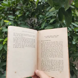 Dưới Lá Cờ Vẻ Vang Của Đảng Vì Độc Lập Tự Do Vì Chủ Nghĩa Xã Hội  711952