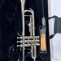 Lèn Trumpet mới nguyên hộp có dsur búp 