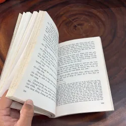 II Văn Học: Văn Thơ Hồ Chí Minh _ Tác Phẩm Và Dư Luận - 2002 999256