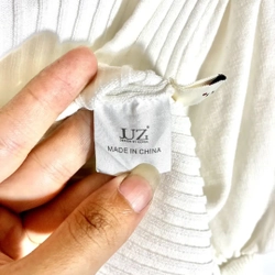 Áo Mongtoghi Hàn Brand UZ Form Croptop , tay bồng Size S M
 448590