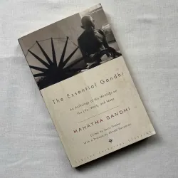 The Essential Gandhi - Mahatma Gandhi 