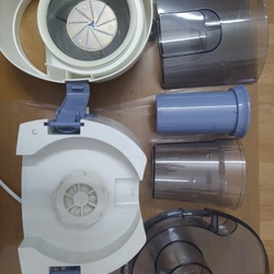Máy ép rau củ, trái cây Philips HR1811 547568