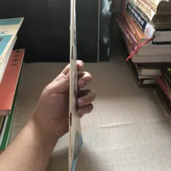 Cái sân chơi biết đi-Thơ Hoàng Tá 971360