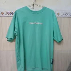 ÁO THUN NỮ - BỊ DÍNH Ở VAI