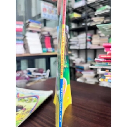 10 vạn câu hỏi vì sao dành cho THIẾU NHI - Trịnh Diệu Huệ (Người dịch: Tuệ Văn) 935225