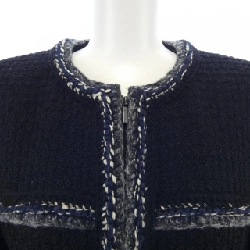 Jacket không cổ CHANEL P56910V37165 17A 633508