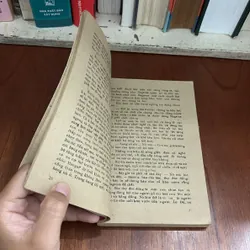 II Sách Xưa: Người Bạn Mang Bộ Lông Chim - Nhiều Tác Giả - 1986 605997