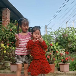Bộ váy len vải cực mịn màu đỏ cho bé 2_3 tuổi 