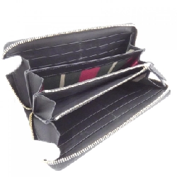 Ví GG EMBLEM 819122 FAD6L của Gucci 622620