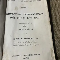 Anh ngữ, đối thoại lớp cao, sách in trước 1975 590209