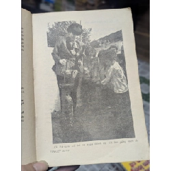 Tôt-tô-chan, cô bé bên của sổ 129339