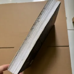 Quy luật vũ trụ (Bung keo gáy sách nhưng chưa rách rời trang vì còn may chỉ) 752394