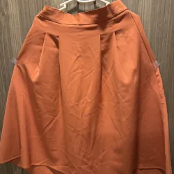 Chân váy thương hiệu UniQlo