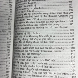 Khi Người Đàn Bà Nổi Tiếng - Bìa Cứng  -BÙI QUANG HUY(Biên soạn),HUỲNH VĂN TỚI(Biên soạn)  509502