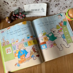 Sách tranh The Bear with Sticky Paws Goes to School, Used, Picture Book For Kids 444116